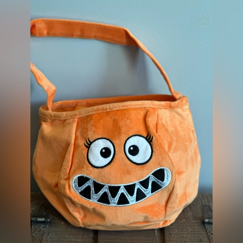 Silly face trick or Treat bucket